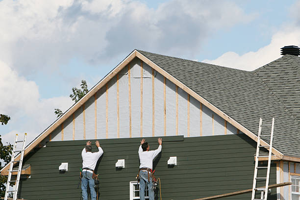 Professional Siding Installation technician working in Centerville, IN